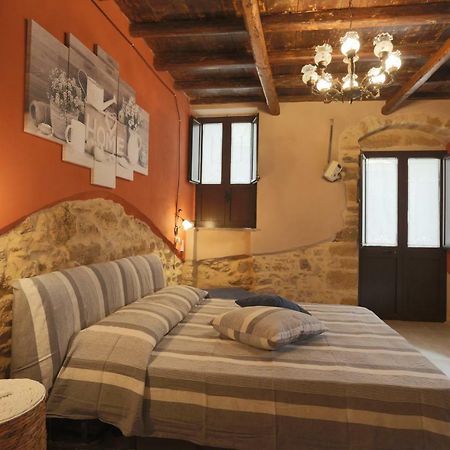 Il Palazzetto Del Pescatore Augusta Buitenkant foto